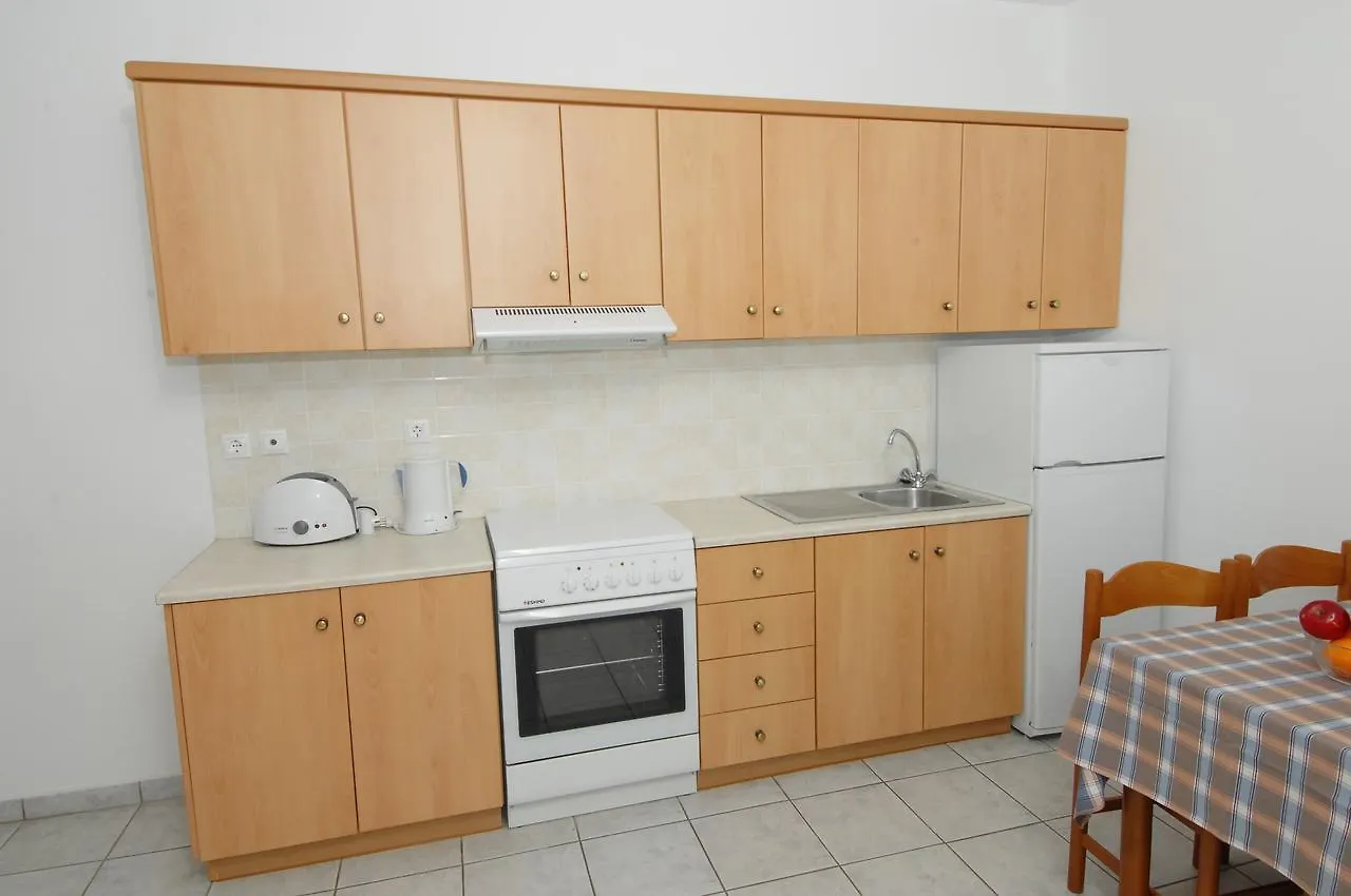 Alexis Studios And Apartments Agia Efimia